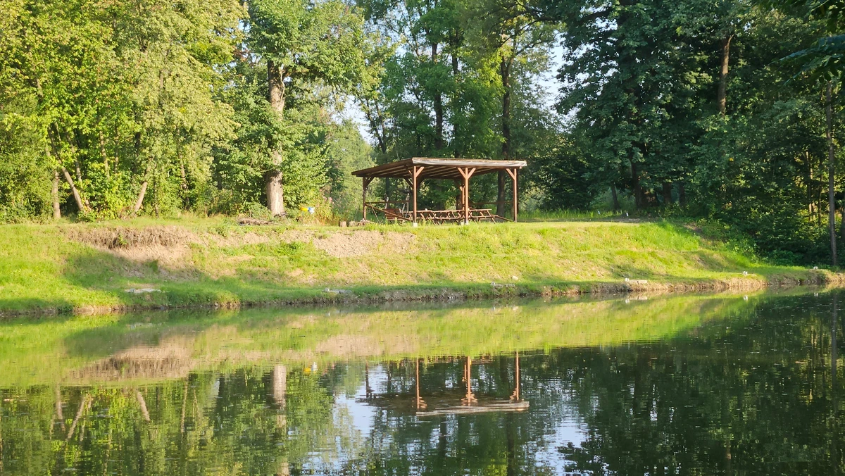 Brzeg przygotowany dla wędkarzy